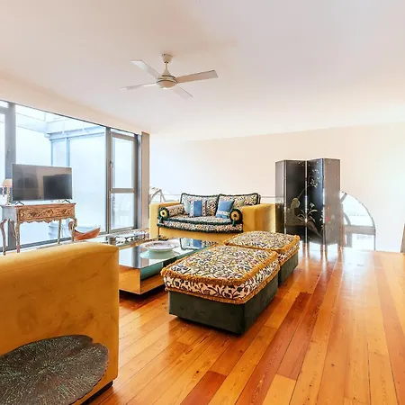 Luxurious Loft - River View 아파트