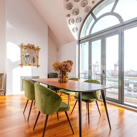 Luxurious Loft - River View 리스본