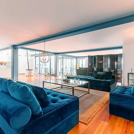 Luxurious Loft - River View 아파트 *